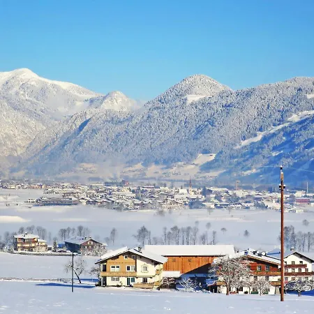 Semesterbostad Holiday Home Hussl By Interhome